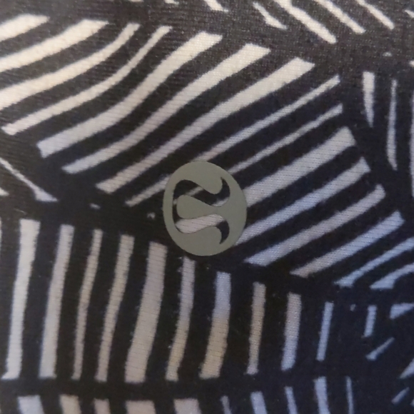 Lululemon Wunder Under Crop II - Picture 7 of 8